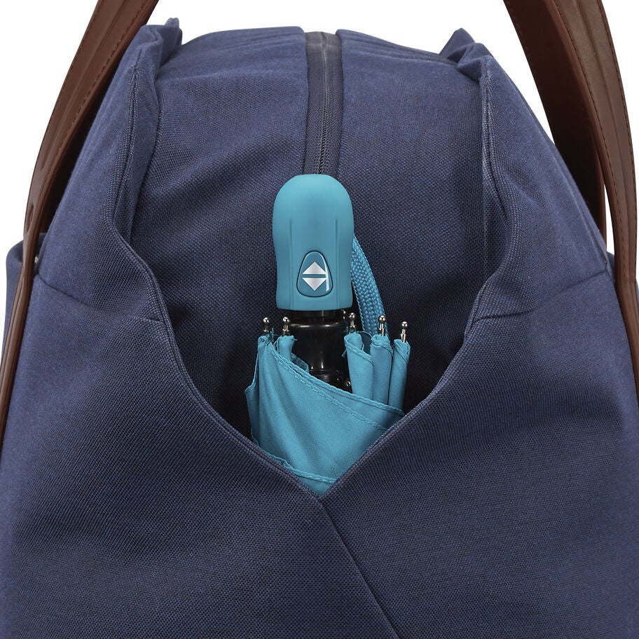 Virtuosa Weekender in the color Navy. image number 3